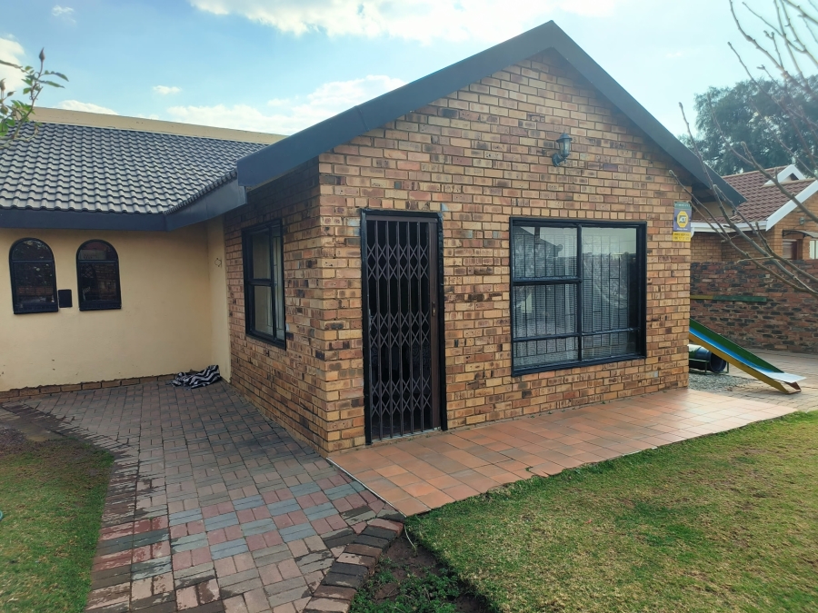 3 Bedroom Property for Sale in Jouberton North West